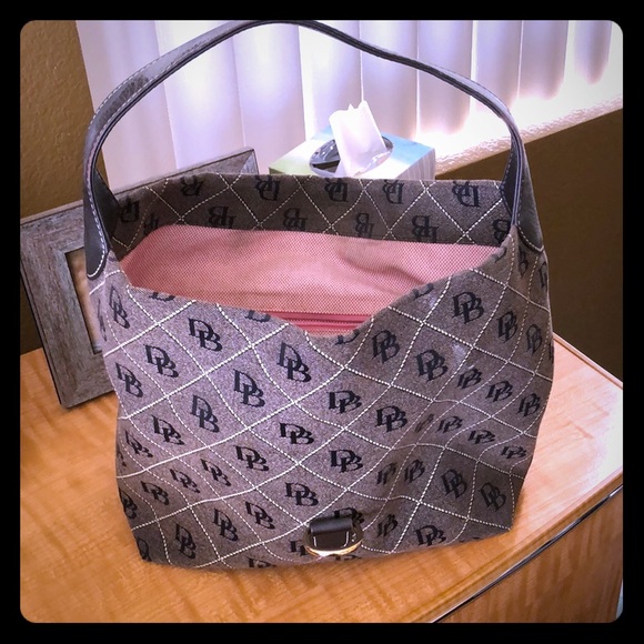 Dooney & Bourke - Picture 1 of 4